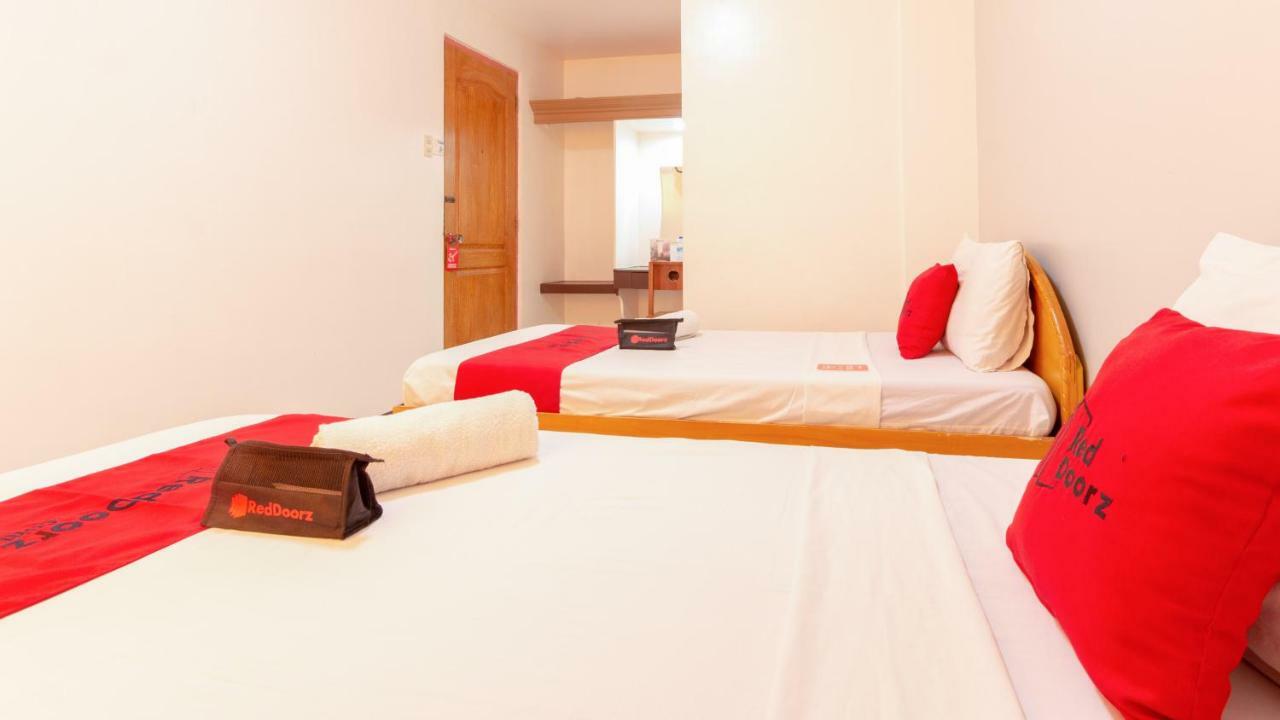 RedDoorz @ Paterno Street Tacloban Hotel Buitenkant foto
