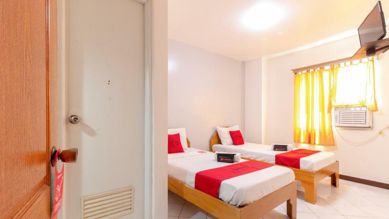 RedDoorz @ Paterno Street Tacloban Hotel Buitenkant foto