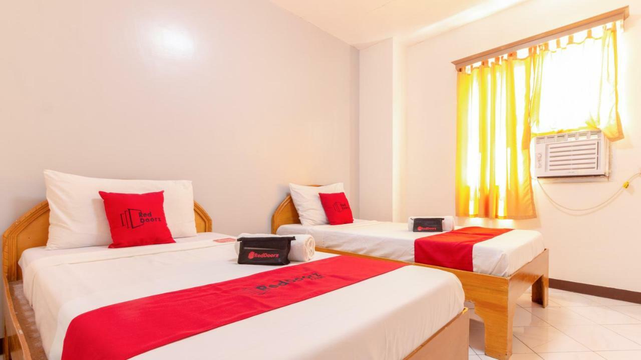 RedDoorz @ Paterno Street Tacloban Hotel Buitenkant foto