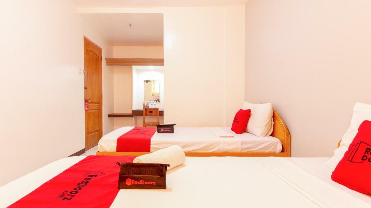 RedDoorz @ Paterno Street Tacloban Hotel Buitenkant foto