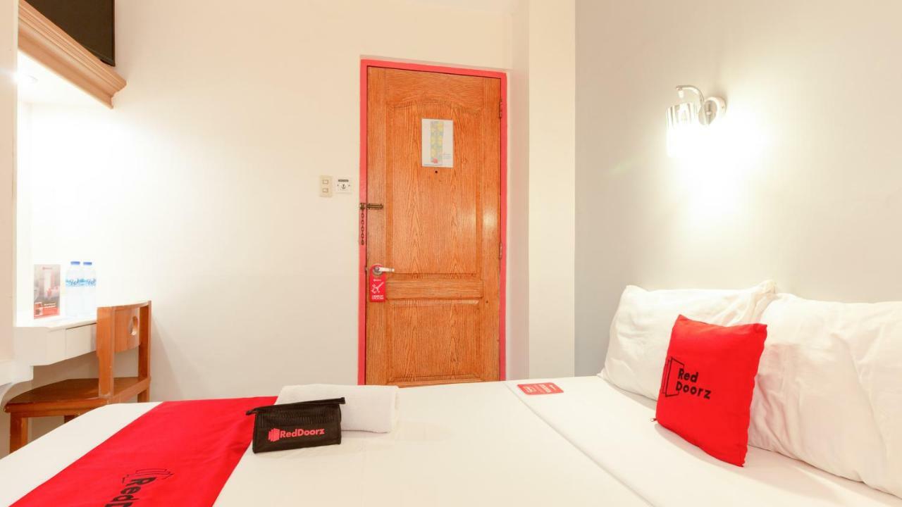 RedDoorz @ Paterno Street Tacloban Hotel Buitenkant foto