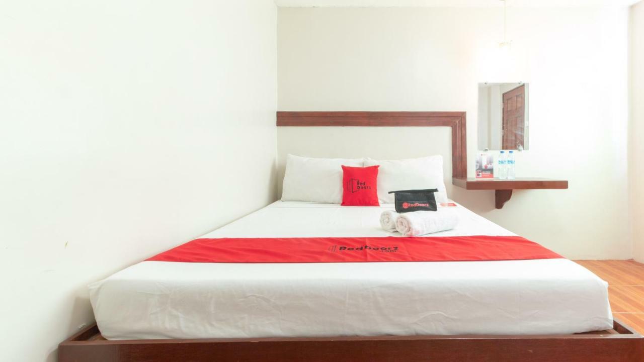 RedDoorz @ Paterno Street Tacloban Hotel Buitenkant foto