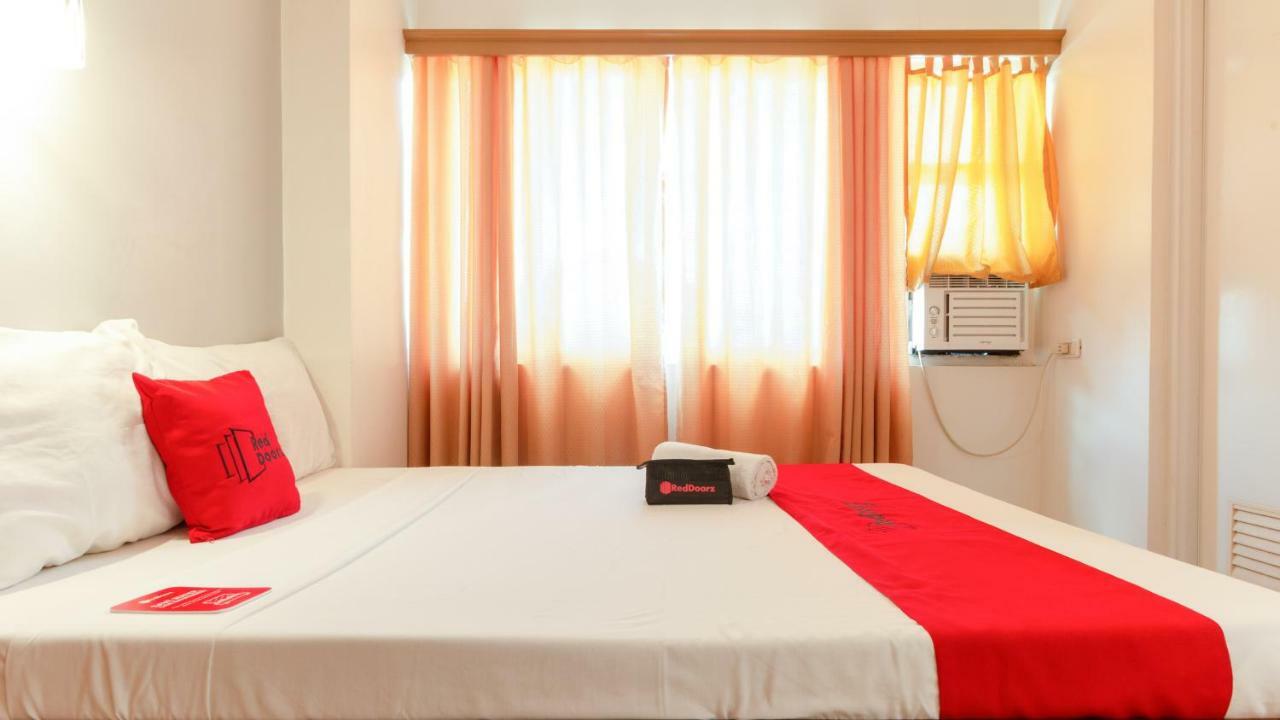 RedDoorz @ Paterno Street Tacloban Hotel Buitenkant foto