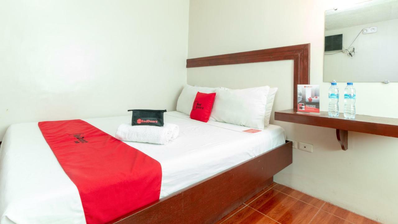RedDoorz @ Paterno Street Tacloban Hotel Buitenkant foto