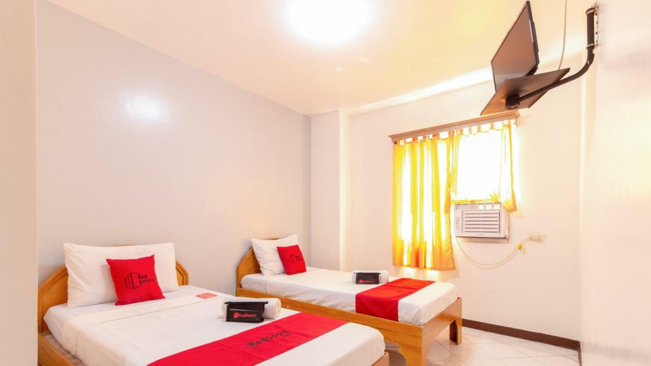 RedDoorz @ Paterno Street Tacloban Hotel Buitenkant foto
