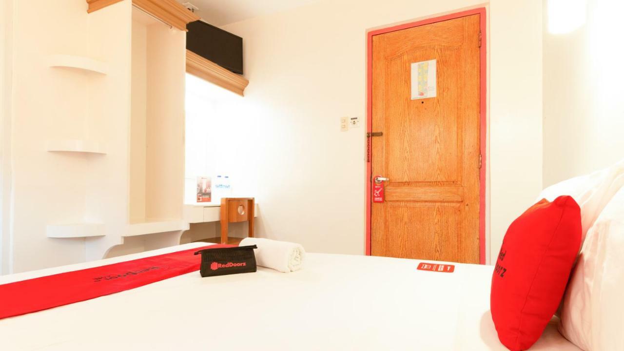 RedDoorz @ Paterno Street Tacloban Hotel Buitenkant foto