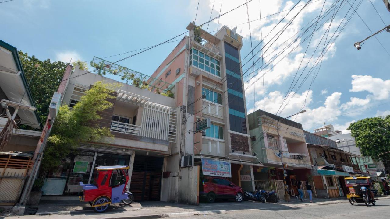 RedDoorz @ Paterno Street Tacloban Hotel Buitenkant foto